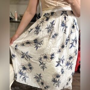 Floral Blue And White Midi 100% Silk Skirt Size M-L NWT REAL SILK LIFE SK1